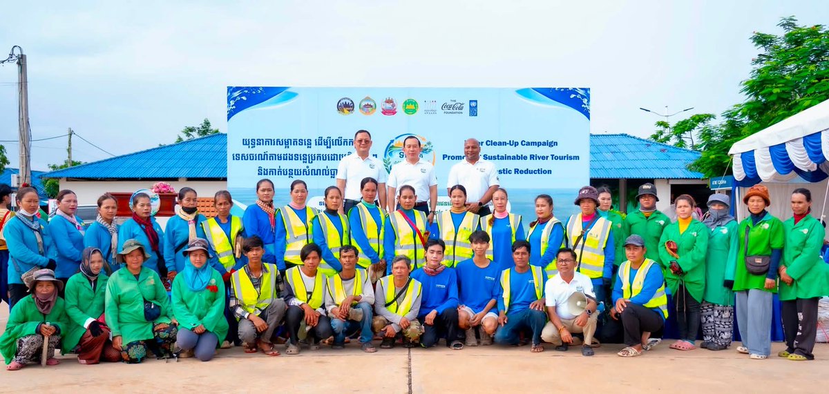 UNDPCambodia's tweet photo. @MinistryofMOT & @UNDP🇰🇭, w/ support from The Coca-Cola Foundation launched the "Promoting Sustainable River Tourism & Plastic Waste Reduction" campaign in #SiemReap Province. Keeping #Cambodia's rivers free from #PlasticPollution protects tourism, livelihoods, & nature.
#TCCF https://t.co/BzK9C1yS5L