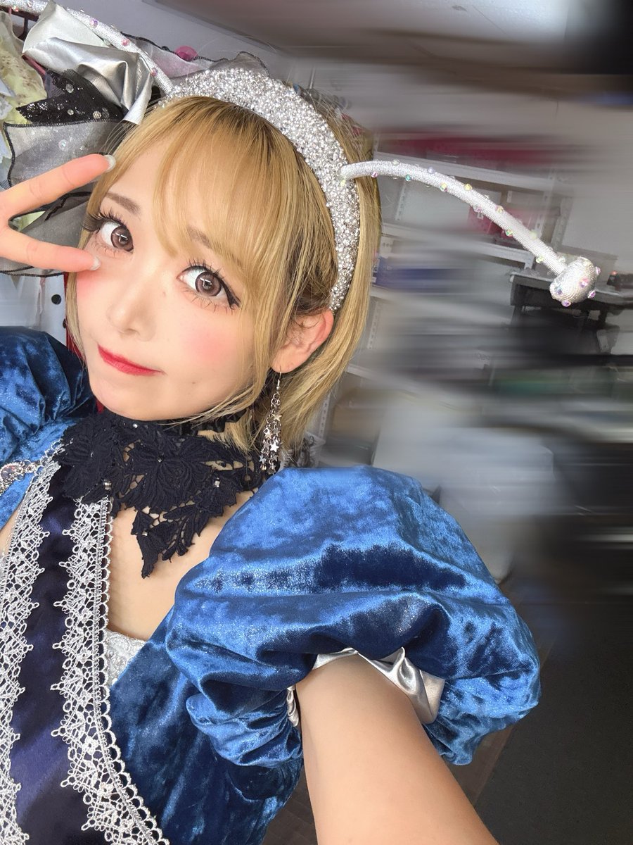 LOVEsaotome's tweet photo. 東洋ショーさん劇場さん4にちめ

大好きな仲良しさんたち初めましてさんたちおひとりおひとりに会えて
ひぃちゃんとの2ショット撮影会もあって
とっても楽しい時間を生きれて
きょうも幸せはなまる( ◜◡◝ )ニチャア

ありがとう❤️

きのうは終演後にかわい子ちやんたちと夏の思い出もできたよ https://t.co/kM73gpfT2g