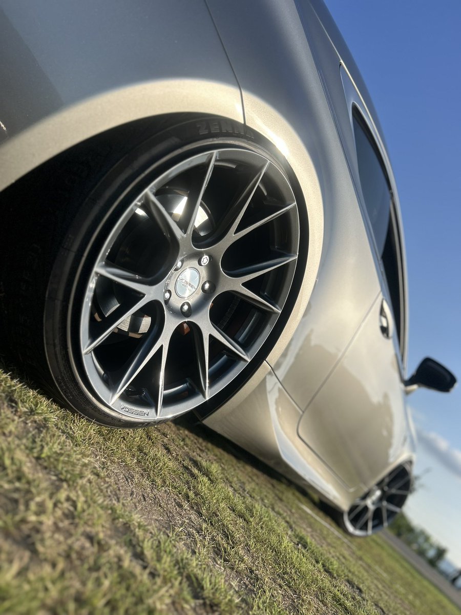 Rei_ASC10's tweet photo. New wheel
VOSSEN VFS-6
F→20×9J+30
R→20×10.5J+40

ディープコンケイブはいいぞ https://t.co/RwC6mlV269
