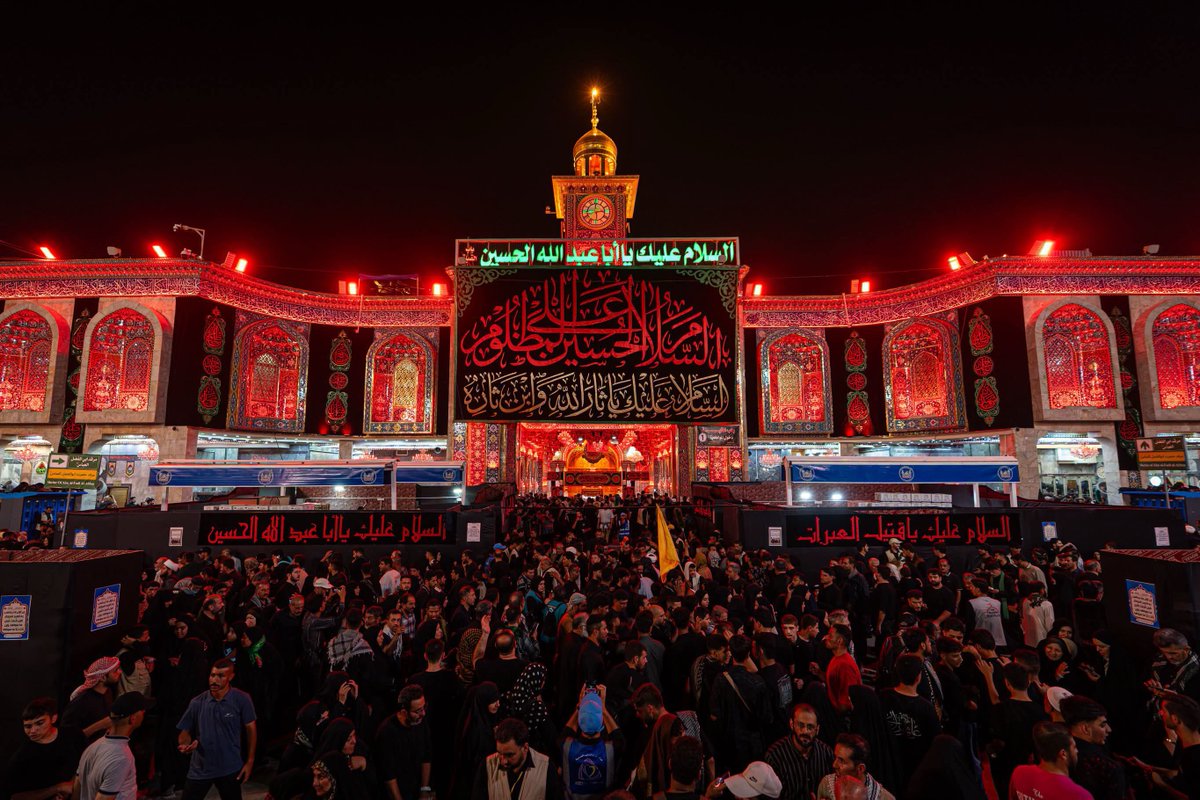 KhtabMalik's tweet photo. من كل فجٍ عميق وفدت القلوب، واجتمعت الألسن لتهتف باسم الحسين (ع) تحت رايته الخالدة. خيرات أبي السجاد تمتد على طول الطرقات وفي المضايف، مجسدة كرماً إنسانياً نادراً يتجاوز كل الحدود والمسميات. كتبنا الله وإياكم في زمرة زواره المقبولين، ورزقنا شفاعته في يوم الورود.

 20 صفر 1448 هـ https://t.co/7yCeeLhkJt