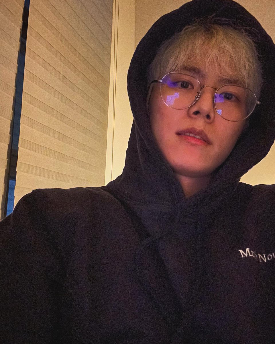 taegyeorm's tweet photo. it's cold outside, baby. https://t.co/xVW16wU0sU