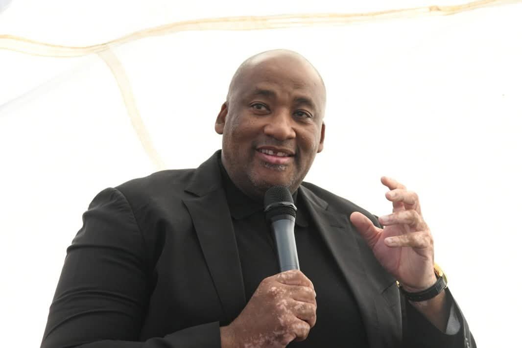 SportsZone_SA's tweet photo. 𝗠𝗶𝗻𝗶𝘀𝘁𝗲𝗿 𝗠𝗰𝗞𝗲𝗻𝘇𝗶𝗲 𝗙𝗮𝗰𝗲𝘀 𝗣𝗮𝗿𝗹𝗶𝗮𝗺𝗲𝗻𝘁 𝗢𝘃𝗲𝗿 𝗥𝟯𝟭 𝗠𝗶𝗹𝗹𝗶𝗼𝗻 𝗪𝗼𝗿𝗹𝗱 𝗖𝘂𝗽 𝗧𝗿𝗶𝗽

Minister of Sports, Arts and Culture, Gayton McKenzie is appearing before Parliament to account for his department's R31 million expenditure on a delegation to the 2026 FIFA World Cup in the United States and Mexico.

The trip, which included 151 participants, has drawn scrutiny from Members of Parliament over its cost.

McKenzie has defended the expenditure, insisting there is "nothing to hide" and noting that the details were fully disclosed in a parliamentary reply. 

He also said the delegation figure excludes service providers, while private sponsors covered a portion of the overall costs.

#SportsZone