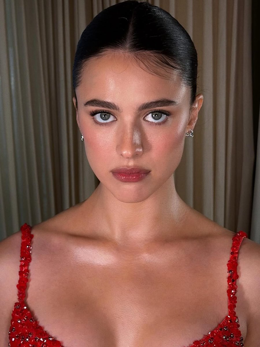 Qualleyaddict's tweet photo. Insane face card https://t.co/aoj66NAhod