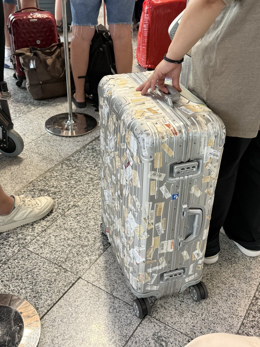 mepritijain's tweet photo. The urge to buy a silver suitcase and let it slowly collect baggage tags from around the world🥹🧳✈️ https://t.co/noDR8BGKkT