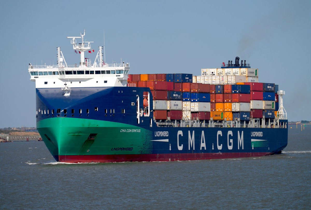 FraserG32883664's tweet photo. CMA CGM Ermitage built in 2024, sailing the Thames. #CMACGMErmitage #CMACGM #HybridPower #Eco #LNG #LNGPowered #Technology #ContainerShip #ContainerShips #ContainerCarrier #WorkingRiver #CargoShip #Shipping #ShipsInPics #Ships #Ship #Containerschiff #Tilbury #Thames #RiverThames https://t.co/AX9JC1vETl