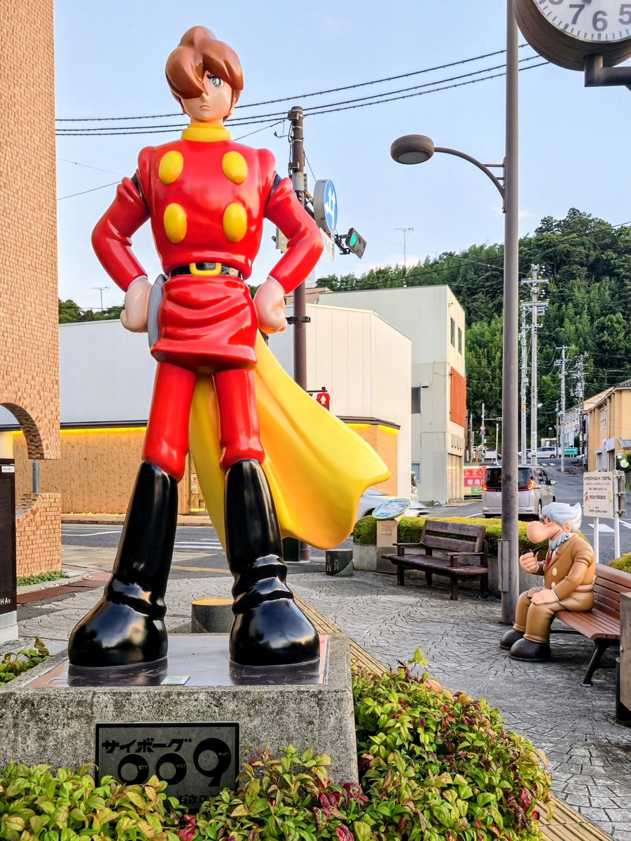 PowerTransAm's tweet photo. 石巻駅周辺を歩いていて、写メを撮ったサイボーグ009の画像を息子に送ったら、アンパンマンとジャムおじさんという反応だった…😓 https://t.co/dCjDPaQet3