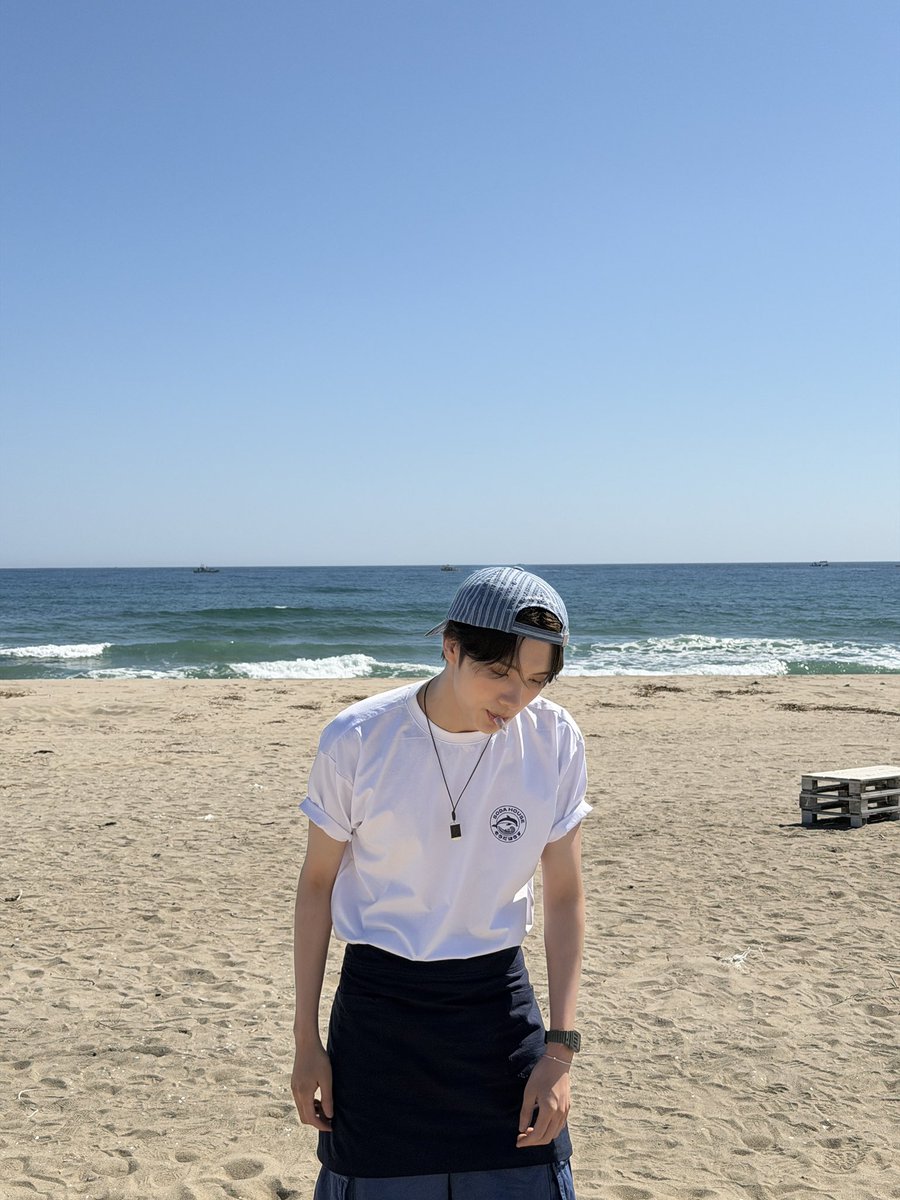 calledb2angjae's tweet photo. 여름맛 사진들 뒤에 찌끄마한 윙크 뭐야? 
# 기니코어 https://t.co/QD9VT3fFYd