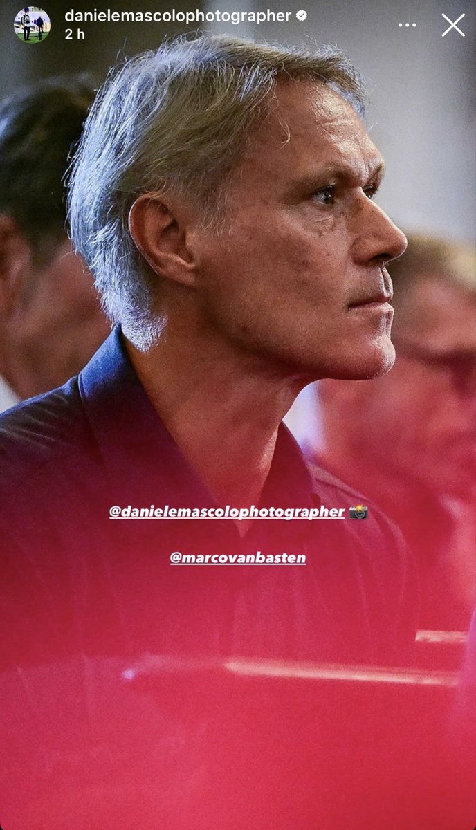 Resenzatro27's tweet photo. 🔴⚫️TUTTI PER FRANCO🔴⚫️

il Milan,quello vero, piange la sua Stella Polare. 

chi ha dettato la strada non verrà mai dimenticato❤️

grazie @Danielemascolo5 🙏🏻 https://t.co/EGJgWlw8hG
