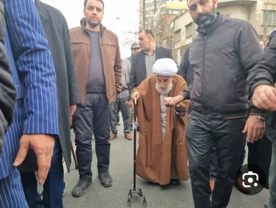 Zarghami_ez's tweet photo. حالا که راجع به #استعفا بحث میشه، یه مسلمون پیدا نمیشه به آقای #جنتی بگه، در سن ۱۰۰ سالگی که نه به لحاظ جسمی و نه از نظر فکری و روحی، توان مدیریت جایگاه مهم و تعیین کننده #شورای_نگهبان را ندارد، خودش استعفا بدهد و به نظام خدمت کند!؟
با تقدیر از خدمات ایشان در دوران انقلاب. https://t.co/9TO3CWp4SB