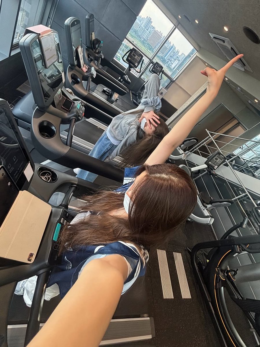 jiaseoz's tweet photo. jia &amp; seoyeon <3 https://t.co/Li2AKjZmfu