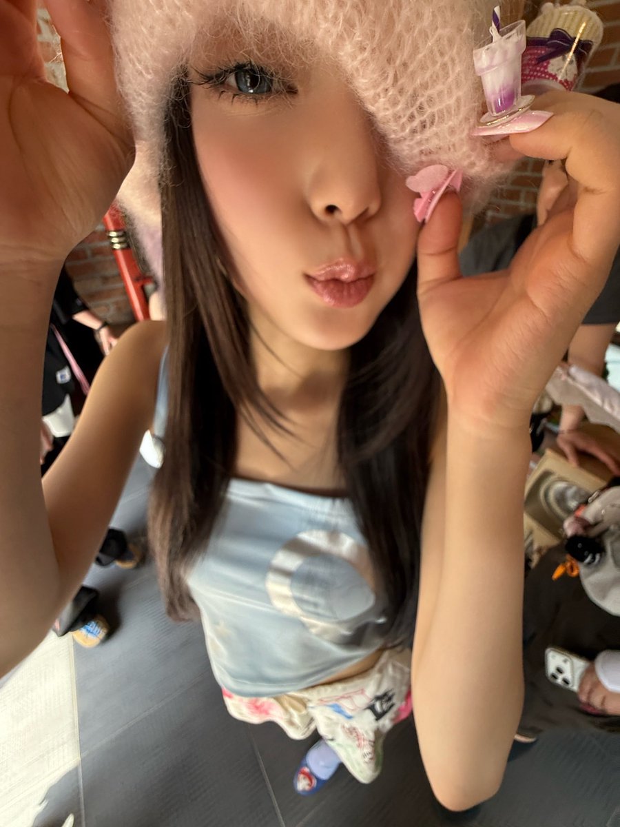 leexsol tweet picture