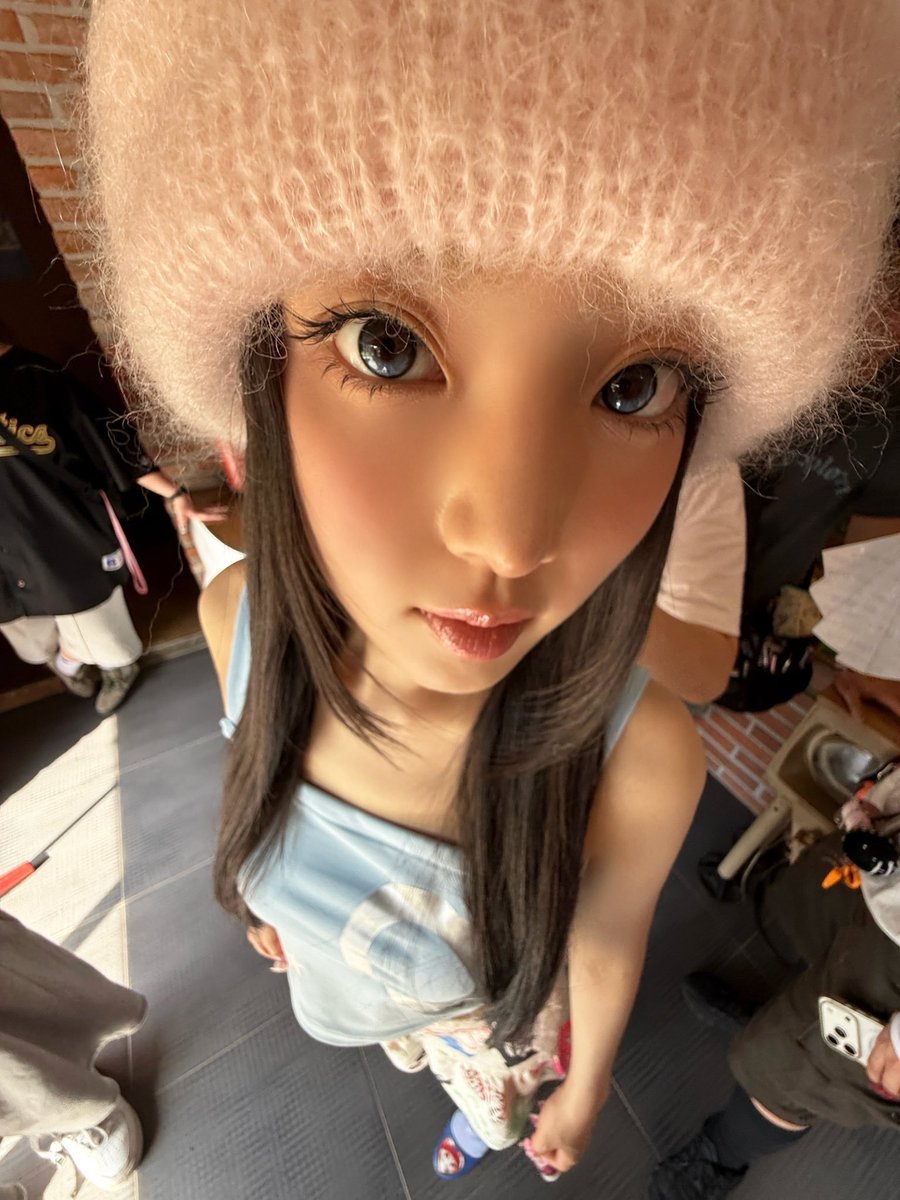 leexsol tweet picture