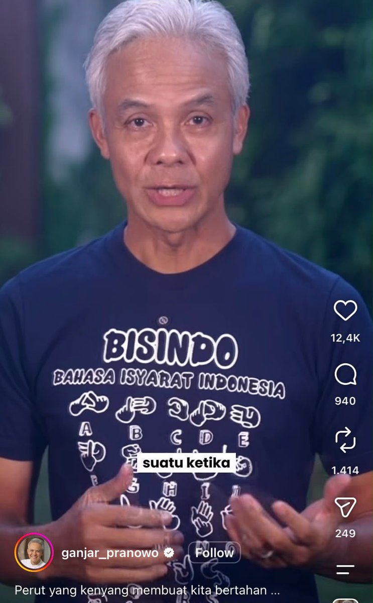 LambeSahamjja's tweet photo. curhatan ganjar soal pertanyaan pilih kenyang otak atau kenyang perut?:
- jawabannya: keduanya penting
- tapi kalau negara harus milih prioritas jangka panjang, 
- pendidikan gak boleh dikorbankan
- ada ilustrasi: desa dikasih pilihan bantuan sembako 3 bulan vs beasiswa pelatihan teknologi 3 bulan
- hampir semua pilih sembako
- cuma 1 pemuda yang pilih beasiswa
- 6 bulan kemudian sembako habis
- si pemuda malah dapet kerja jadi programmer dan bisa nafkahin keluarga
- pesannya: sembako atasi lapar hari ini, pendidikan atasi biar gak lapar di masa depan
- dia nyindir statement prabowo soal tidak yang lebih penting dari pada perut lapar