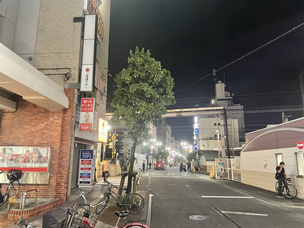 Sharl_69's tweet photo. 千歳烏山は世田谷でも奥な方なのもあって長閑で全体的にレトロチックな街並みなのが良い https://t.co/xJSWtS8a13