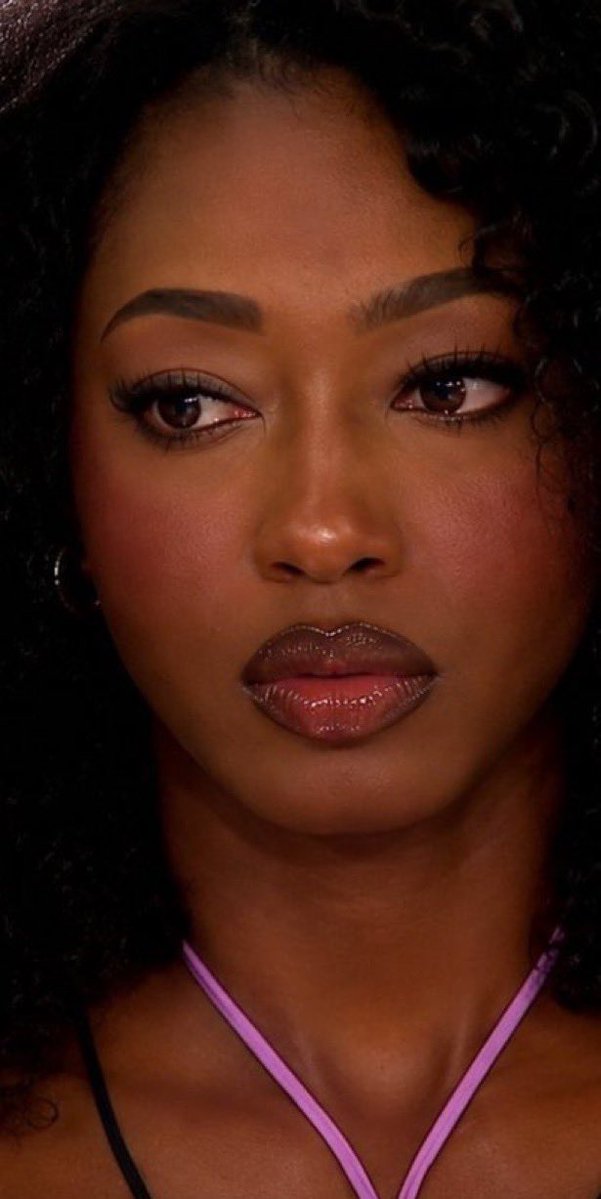 kesjayjoe's tweet photo. You all are so mean and miserable. You keep pretending not to notice how she looks on the show, and instead of supporting your own favorites, you’re obsessed with hating on Aniya and everything she does. Please get a life https://t.co/B74oesN8Gv