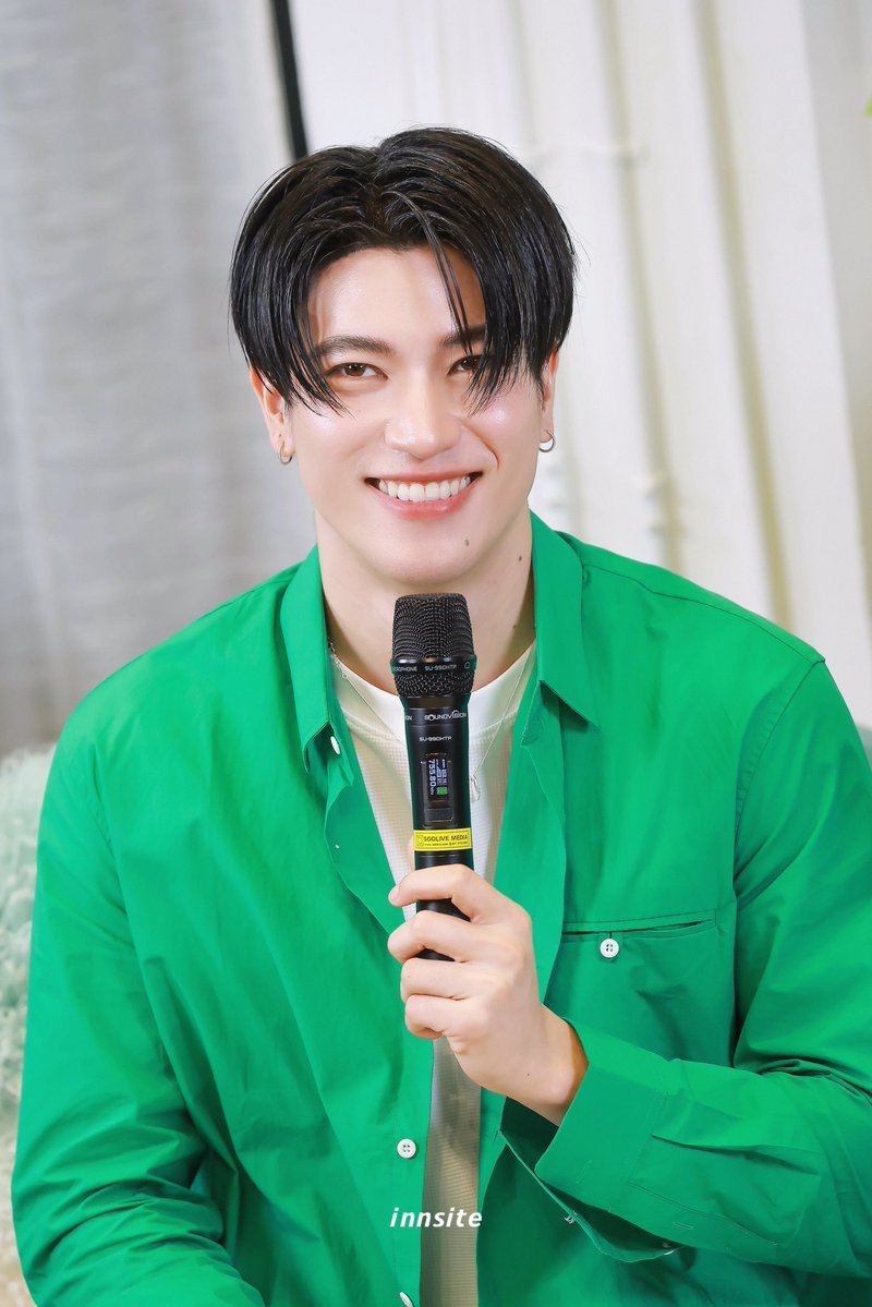 innsite97's tweet photo. อย่ายิ้มแบบนี้ แกอย่าหล่อมากได้ป่ะ 💚

LINE MAN LIVE x INN ONGSA
#innjkrsn
#LINEMANถูกสุดทุกวันxอินองศา https://t.co/958Mm1ea8x
