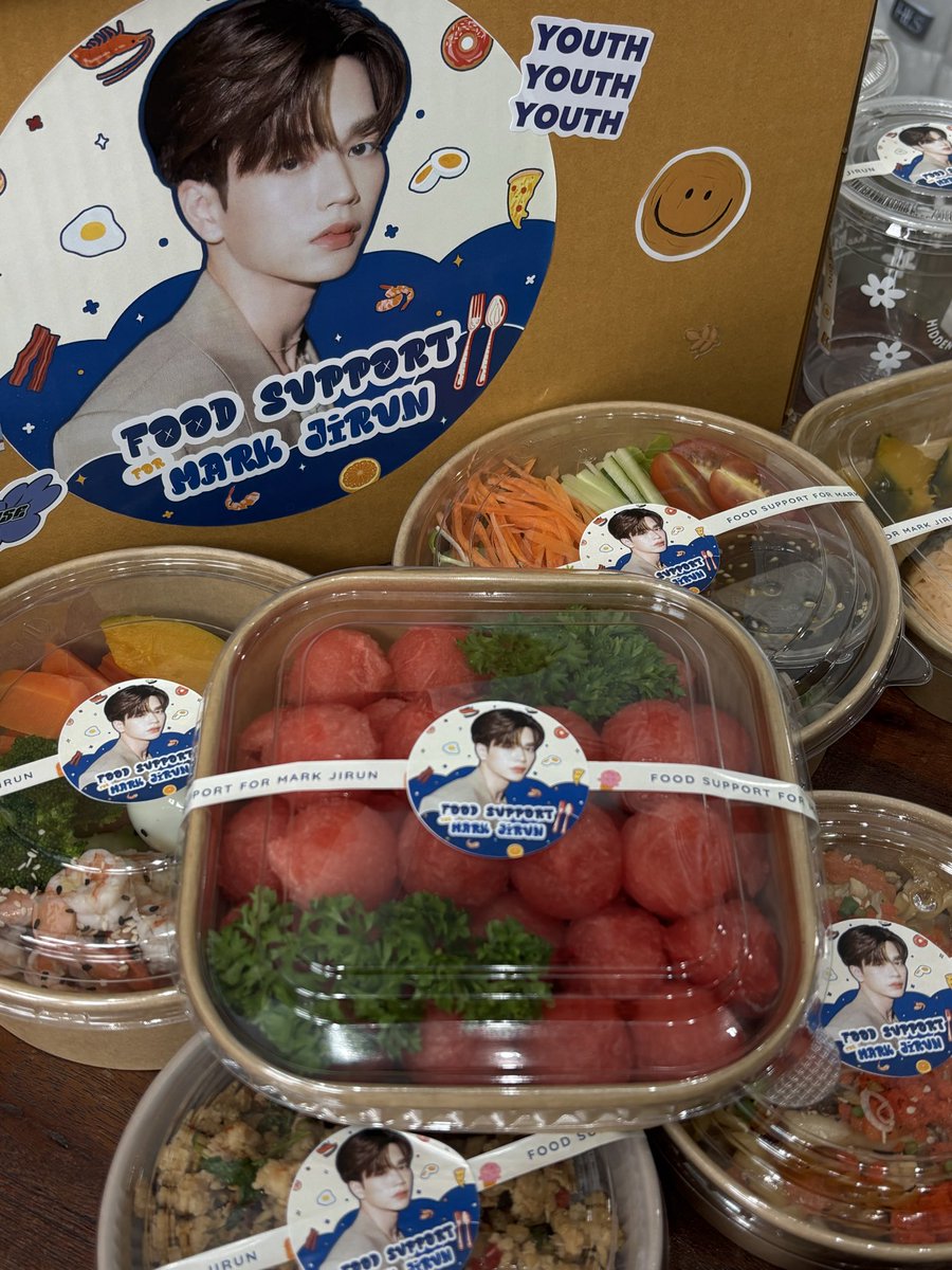 HiddenForestBox's tweet photo. Dinner Timeee 😆

#markjrtn
#foodsupport #foodsupportthailand #foodsupportศิลปิน https://t.co/FOQ4kYOTlh
