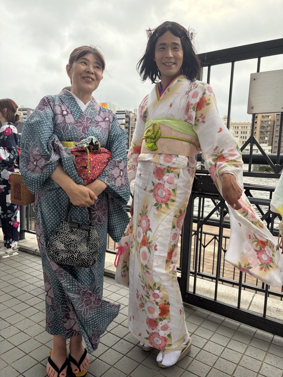 f14tomcatsuki's tweet photo. 先日の、着物屋さんのお出かけ会で、
浅草から屋形船に乗った時の写真を頂いたものを
アップさせて頂きました https://t.co/cMpG1PscU2