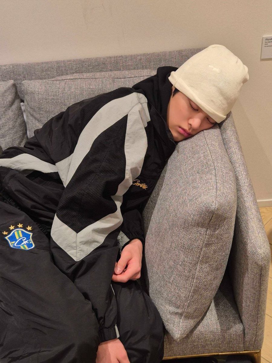 keonhostunes's tweet photo. ternyata dd gak ada dimana mana. dd lagi di rumah tidur

yang ketemu kimpul -5000p
yang ketemu ayah ojak -8000p https://t.co/kdiEwOzkkP