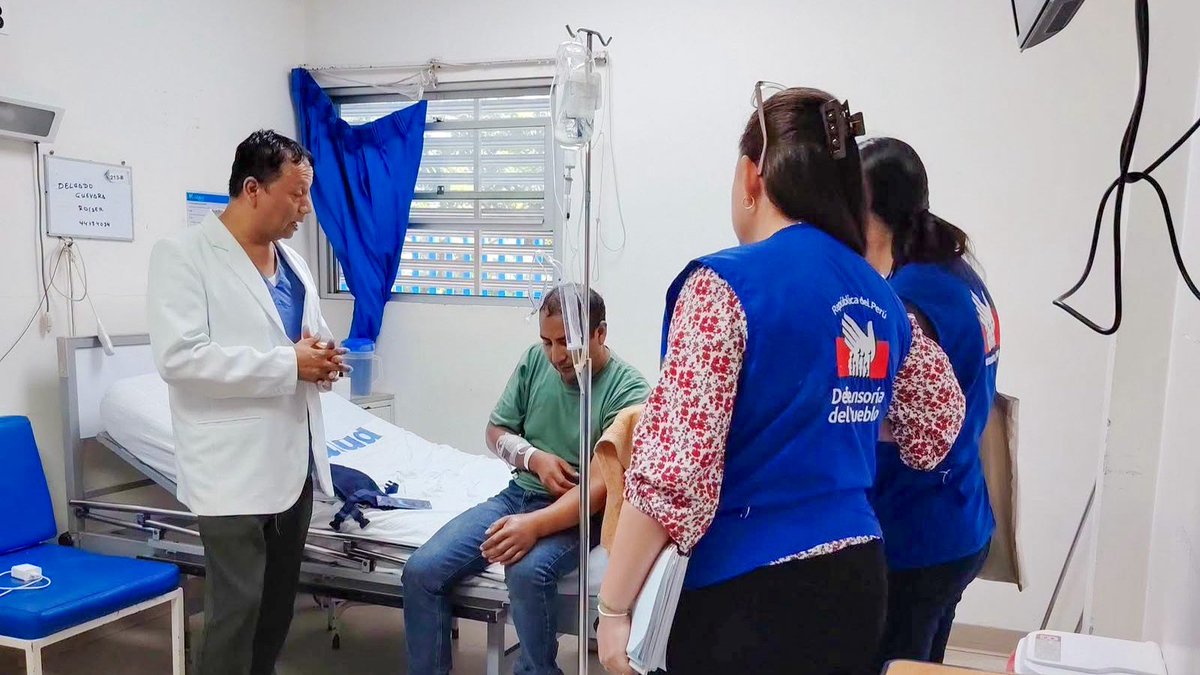 Defensoria_Peru's tweet photo. #Tarapoto 📢 | 🚨 𝗗𝗘𝗙𝗘𝗡𝗦𝗢𝗥𝗜́𝗔 𝗗𝗘𝗟 𝗣𝗨𝗘𝗕𝗟𝗢 𝗦𝗨𝗣𝗘𝗥𝗩𝗜𝗦𝗢́ 𝗔𝗧𝗘𝗡𝗖𝗜𝗢́𝗡 𝗗𝗘 𝗣𝗔𝗖𝗜𝗘𝗡𝗧𝗘𝗦 𝗛𝗢𝗦𝗣𝗜𝗧𝗔𝗟𝗜𝗭𝗔𝗗𝗢𝗦 𝗘𝗡 𝗛𝗢𝗦𝗣𝗜𝗧𝗔𝗟 𝗜𝗜 - 𝟭 𝗘𝗦𝗦𝗔𝗟𝗨𝗗 𝗧𝗔𝗥𝗔𝗣𝗢𝗧𝗢

La Defensoría del Pueblo en Tarapoto supervisó las áreas de Hospitalización de Cirugía y Gineco-Obstetricia del Hospital II-1 EsSalud Tarapoto, con la finalidad de verificar la atención que reciben los pacientes hospitalizados y promover la protección de su derecho a la salud.

🔗 Nota de prensa 👉 https://t.co/s1A99nefPh  

#DefensoríaDelPueblo 
#TeDefiende
#SanMartín