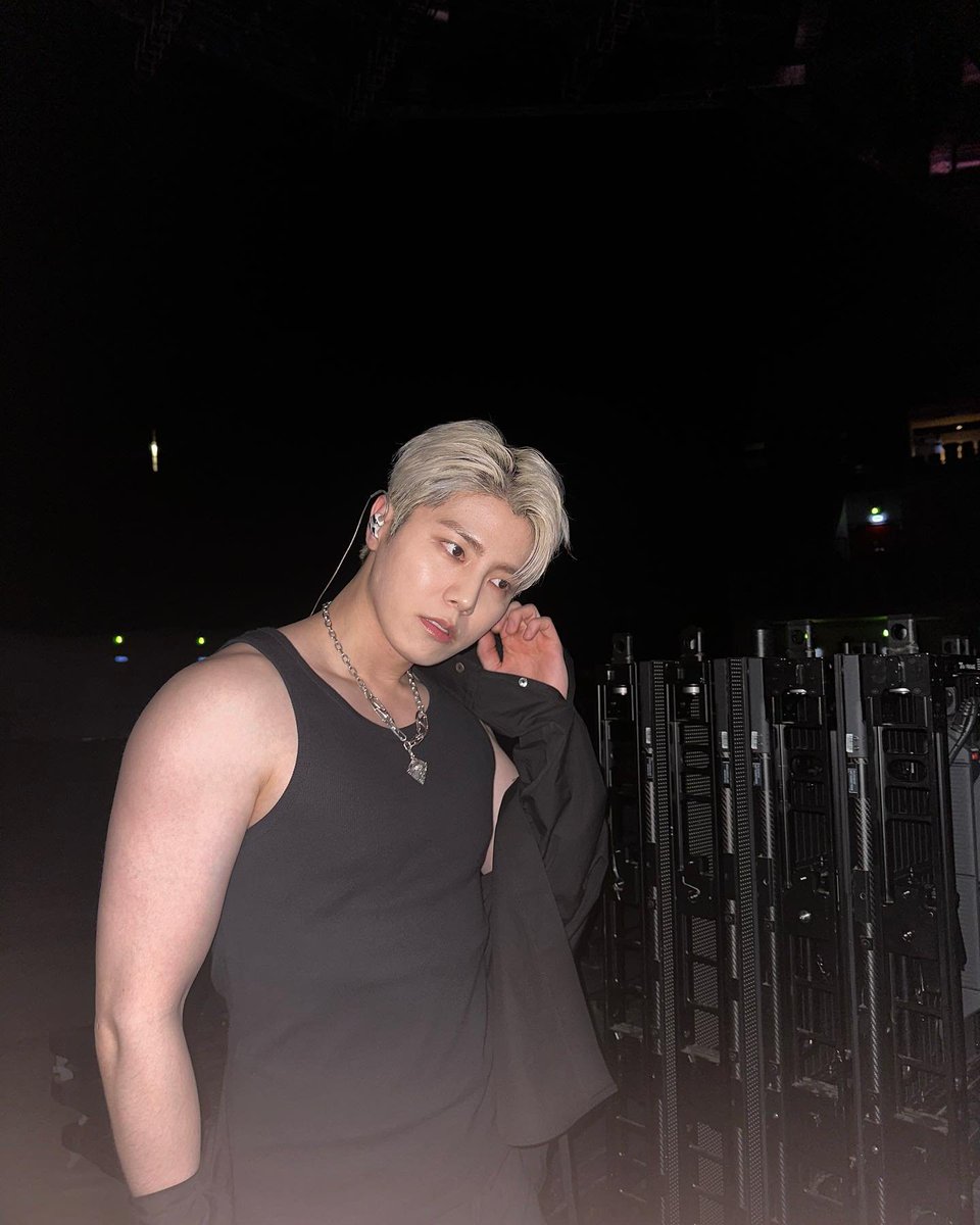 taegyeorm's tweet photo. Love Roy Club. 🔥 https://t.co/UTaQKrvQnV