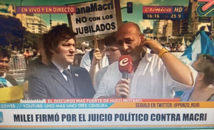 Jackes_is_back's tweet photo. Se acuerdan cuando Milei iba a las marchas de los Moyano para voltear a Macri y que vinieran Alberto y Cristina? https://t.co/HTowsauFpH