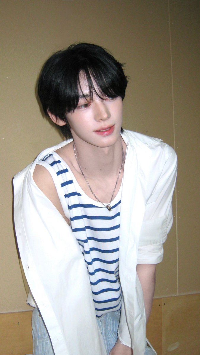 hanzhen2006's tweet photo. 260804 한진 위버스포스트
📝 오늘은 선풍기보다 SODA SODA🩵🌬️
#TWS #한진 https://t.co/030ACwtGnY
