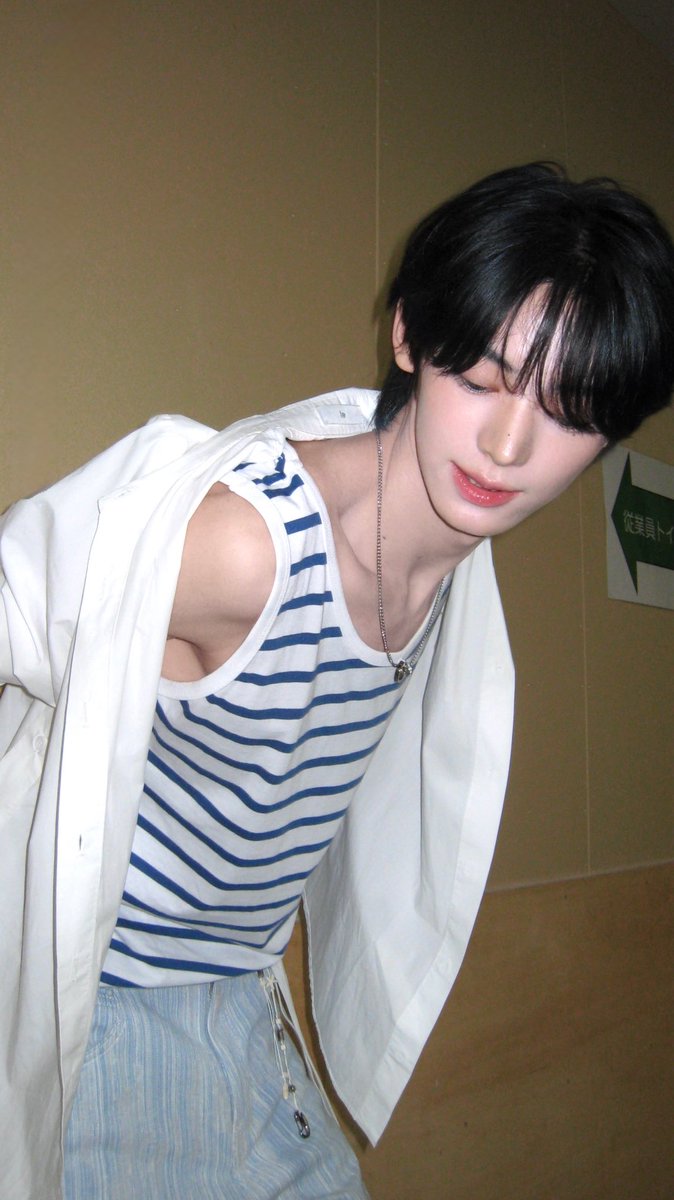 hanzhen2006's tweet photo. 260804 한진 위버스포스트
📝 오늘은 선풍기보다 SODA SODA🩵🌬️
#TWS #한진 https://t.co/030ACwtGnY