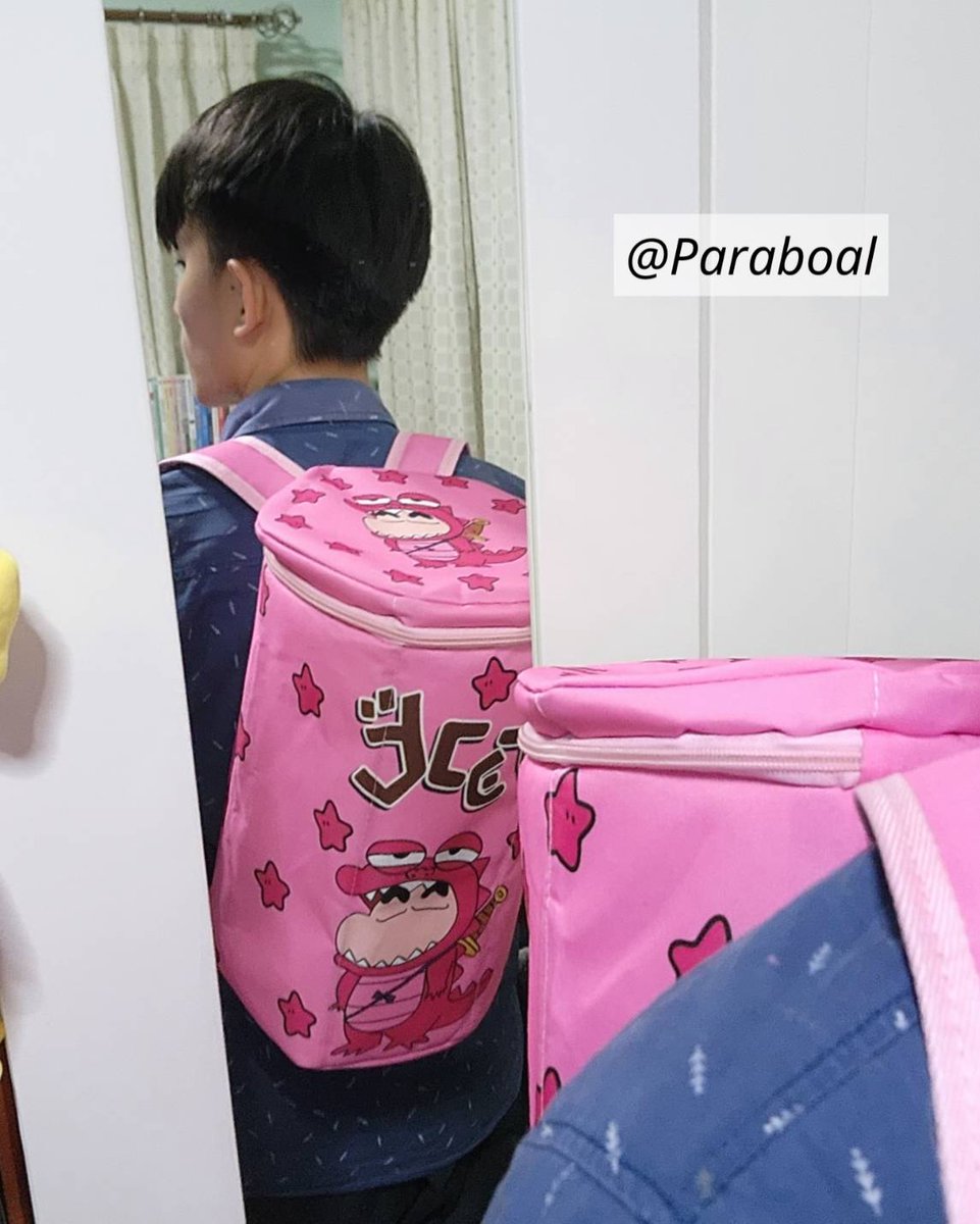 Paraboal's tweet photo. ได้อะไรระหว่างรอแกร้บ
ได้ซื้อกระเป๋าชินจัง 😌
