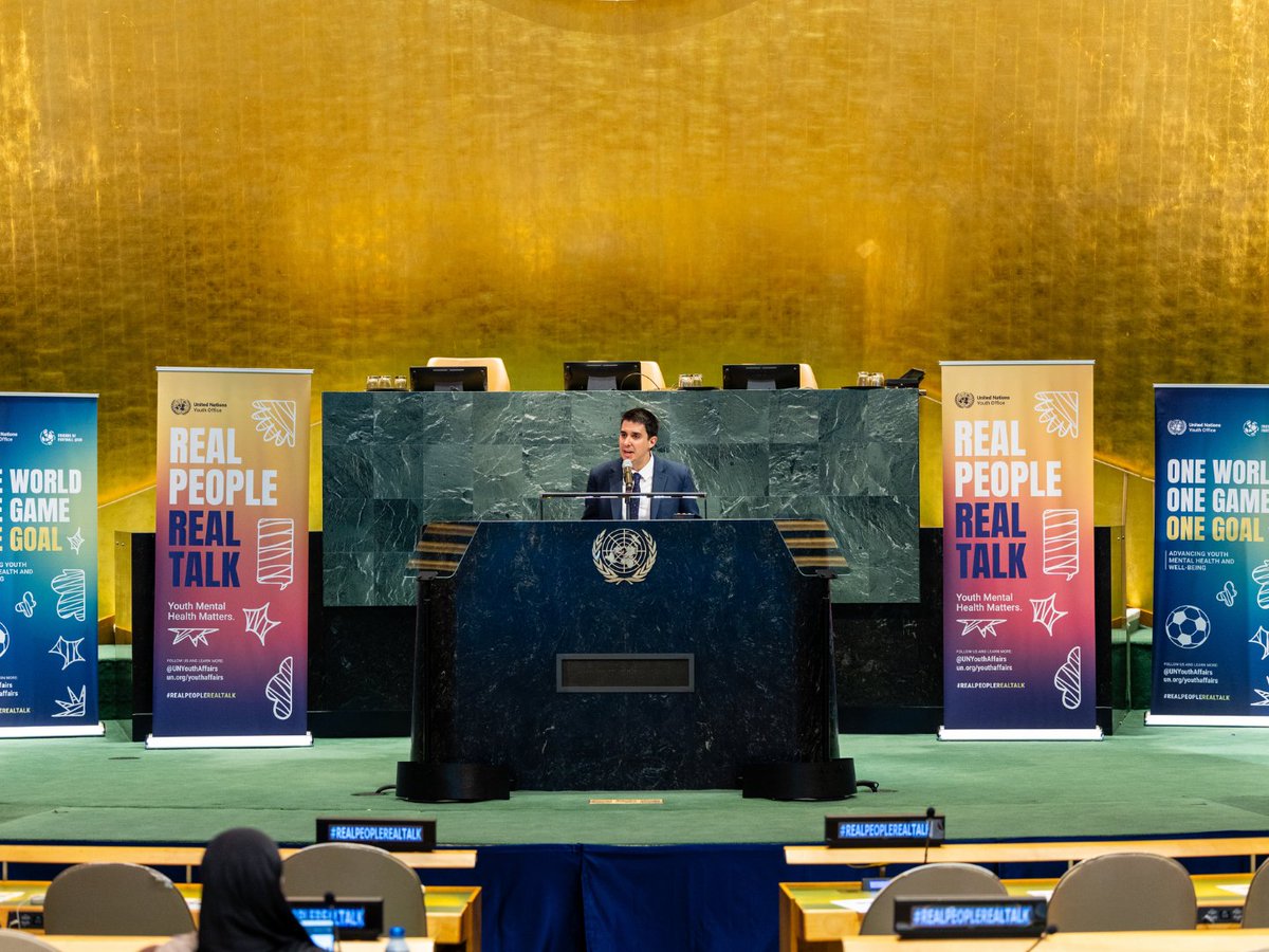 UNYouthAffairs's tweet photo. ⚽️ How can football support youth mental health?
UN Young Leaders for the SDGs Adelin Pierre, Sahira Al-Nahari & Tanatswa Amanda Chikaura reflect on connection, belonging & shared responsibility in a new article inspired by #OneWorldOneGameOneGoal.
🔗 https://t.co/I5H0WS8QpG https://t.co/hwbUqKmH6T