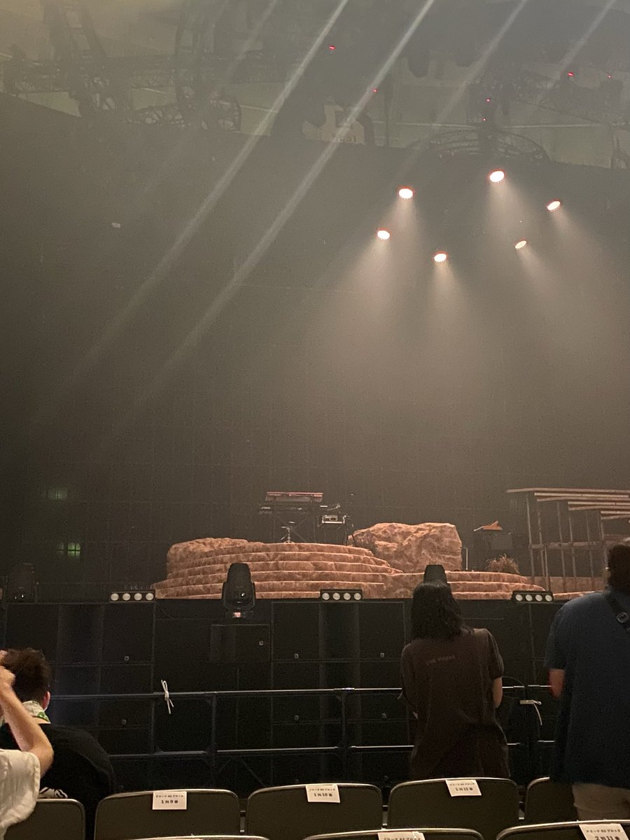 roomy_cosmos's tweet photo. #藤井風  #サンドーム福井 
 #Hachiko #何なんw
風さん カッコよすぎ https://t.co/hYeML8Rwr4