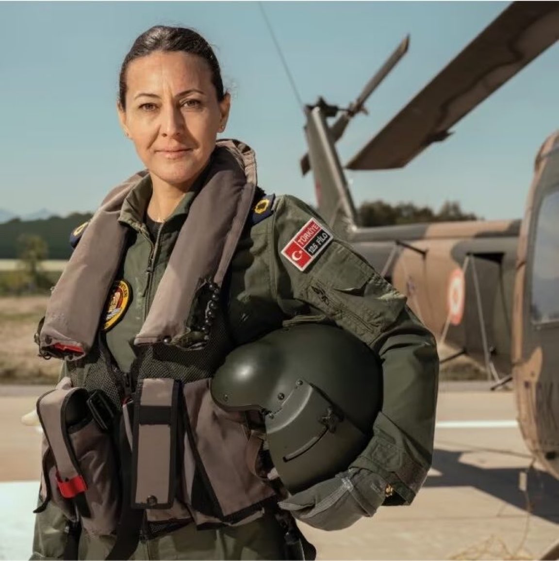 gokceekatuun's tweet photo. Albay Özlem Karapınar, Tuğgeneralliğe terfi ederek Türk Hava Kuvvetleri’nin ilk kadın paşası oldu 🇹🇷 https://t.co/yEnBttwXpD