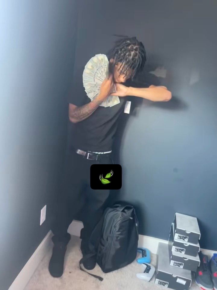 lufudd2thug's tweet photo. ween gotta luvv2fckk💰😫🤤🤤#atlplug #money #atlplug #college #skinnybigdick #memphislink #nashvillelinks #atLlink https://t.co/MMotYw1j0a