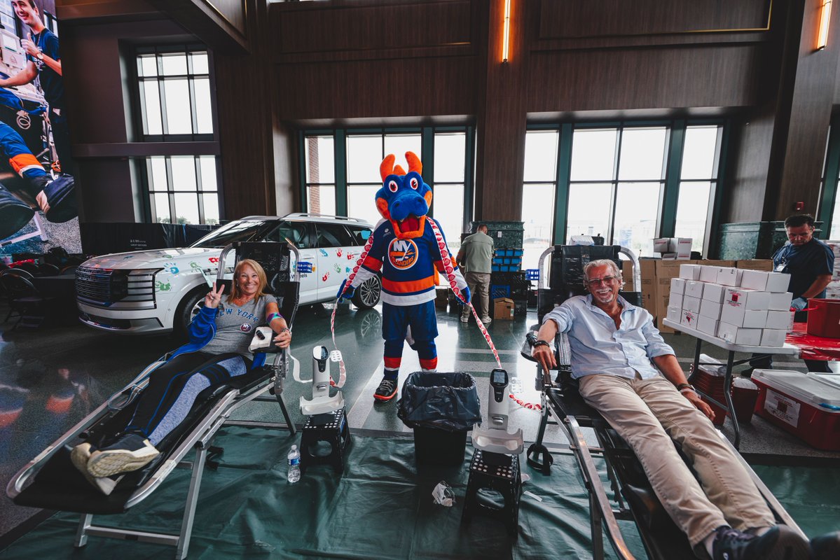 NYIslanders's tweet photo. Yesterday the #Isles hosted a Blood Drive with the New York Blood Center!

Throughout the day there were 266 successful donations which will save up to 798 lives. Thank you to those that donated! https://t.co/RiyyY6YYed