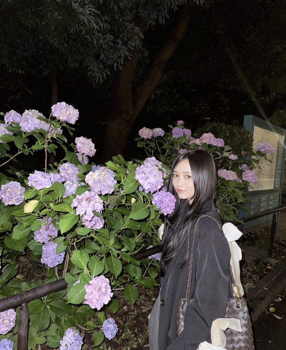 yurami_07's tweet photo. 言われてますよ85万のボッテガのバッグ愛用してる乃木坂46の井上和さん https://t.co/ZpXpxbjovK