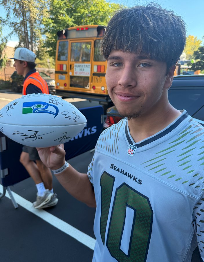 PSwift_Football's tweet photo. Had an awesome time at the Seahawks training camp last Friday. So great watching the team practice and I even got my football signed by JSN! @Seahawks @LTHSCavFootball https://t.co/8r3Cb2Y8n4