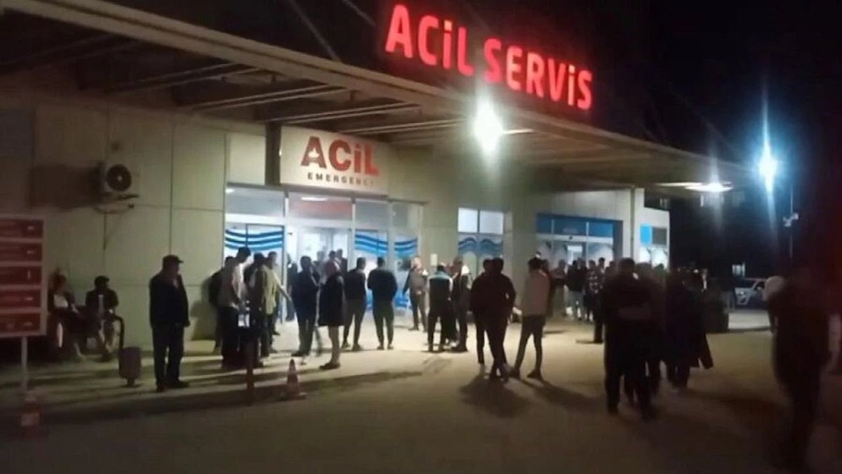 KVNHabr's tweet photo. Diyarbakır’da aileler çatıştı: 2 aylık gelin öldü!

Lice ilçesinde iki aile çıkan arazi kavgasında iki ay önce dini nikahla evlendirilen 18 yaşındaki Figen Baran, hayatını kaybetti. https://t.co/Wa70l4ymBp