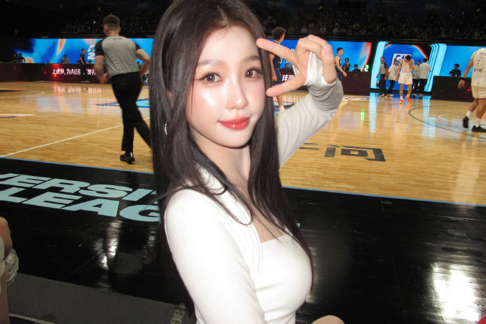 QuLannie's tweet photo. 无人问津的时候，她在偷偷变美 https://t.co/h0Raea6QX2