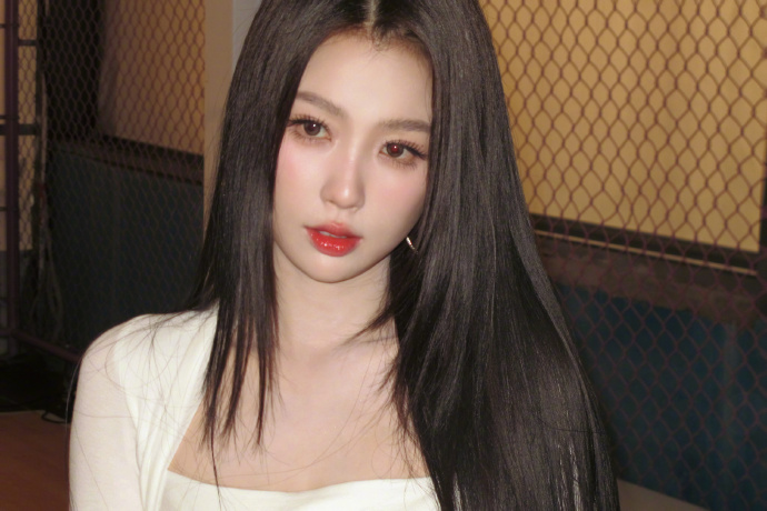QuLannie's tweet photo. 无人问津的时候，她在偷偷变美 https://t.co/h0Raea6QX2