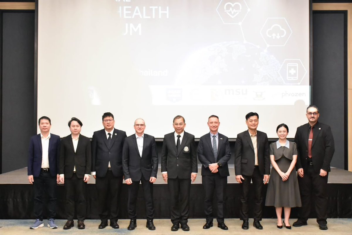 msumalaysiaFISE's tweet photo. FISE, MSU received the Recognition of Achievement Award from Kasetsart University, Thailand for co-organising Digital Health Symposium 2026, strengthening global collaboration in digital healthcare research and innovation.
#Research #MSUMalaysia #MSUFISE #MyPremierDigitalTech https://t.co/NLMpA9Vmr3