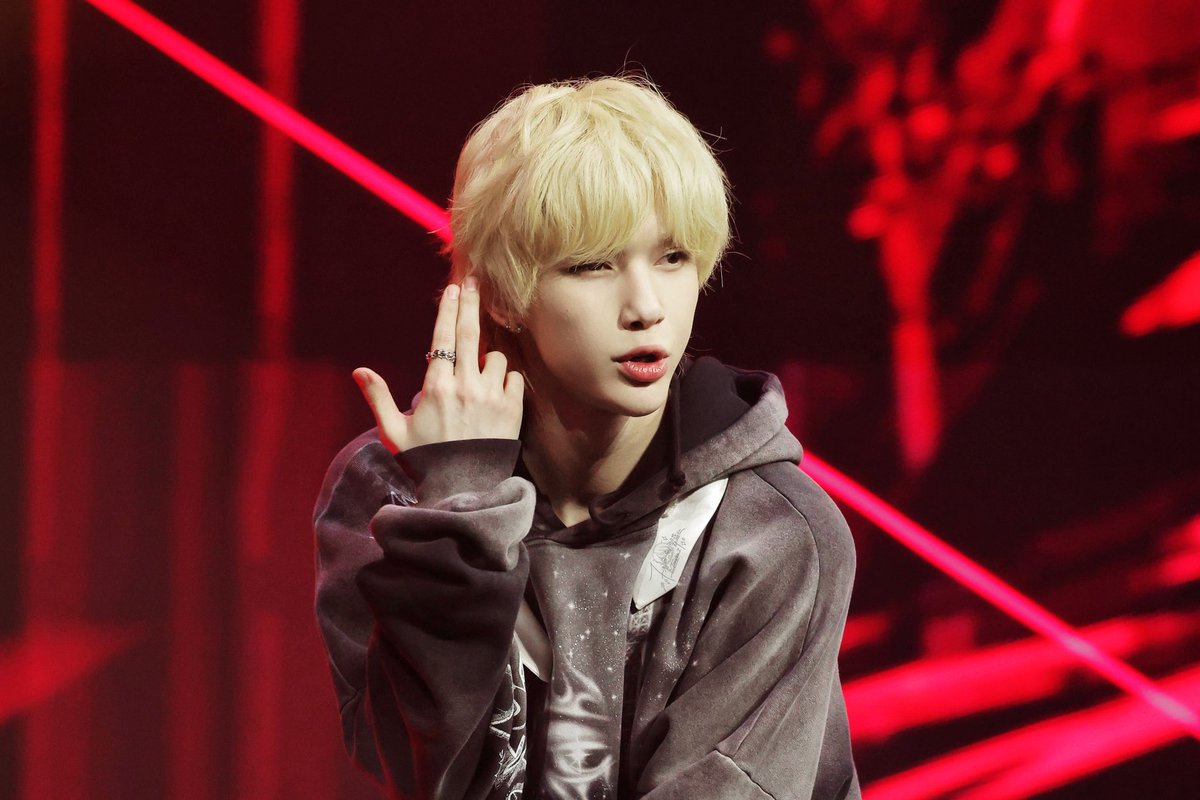 7_Tcuilan7's tweet photo. 🧛

260503  Seoul ·FM

#SMTR25
#GraduationTrip
#SMTR25_FM_TOUR_GraduationTrip
#응답하라하이스쿨
#DANIEL #다니엘 #SMNBG #SMTRAINEE https://t.co/DMMIL0MHc3