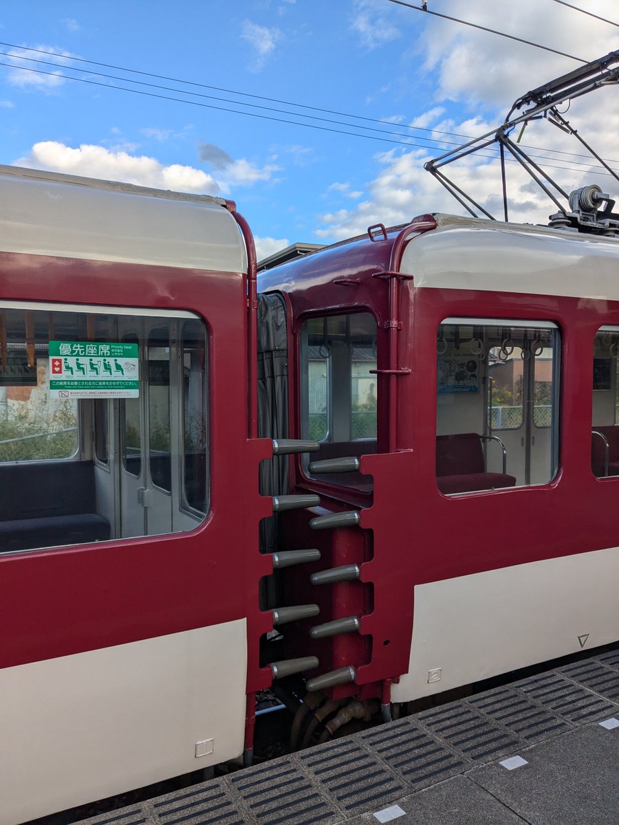 kara_ekimemo3's tweet photo. 相方の近鉄8459で
3月に還暦になりました
#皆さんの中間車の画像見せて https://t.co/jQbtfHs8bi