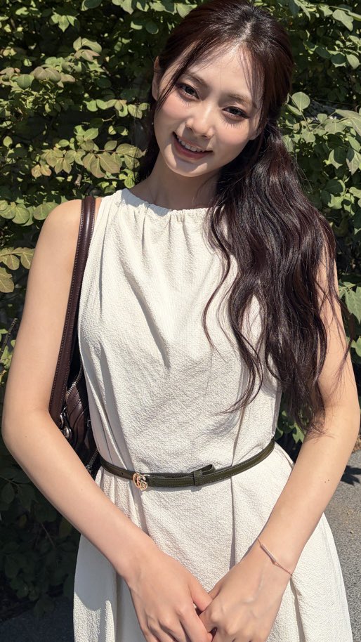 thinkabouTZUmx's tweet photo. TZUYU IS SO BEAUTIFUL I miss her so much. She’s my whole world. These days without her felt like a nightmare, but now she’s back 😭😭😭 https://t.co/OnLnZpYxgd