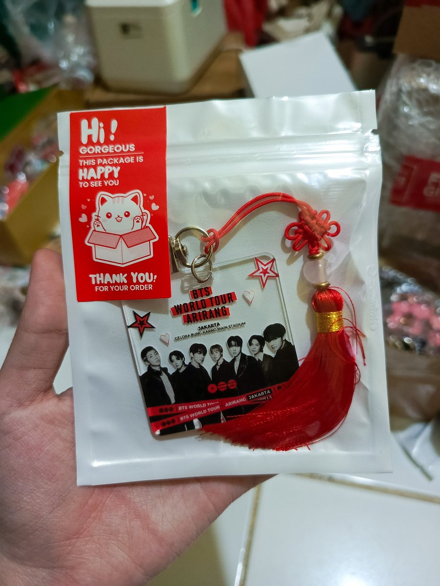 favoojekey's tweet photo. GIVEAWAY 2 KEYCHAIN BTS💜

RULES:
RT + LIKE TWEET INI
RT + LIKE PINNEDKU
REP DOM

END ASAP https://t.co/nWCAyQYSIL