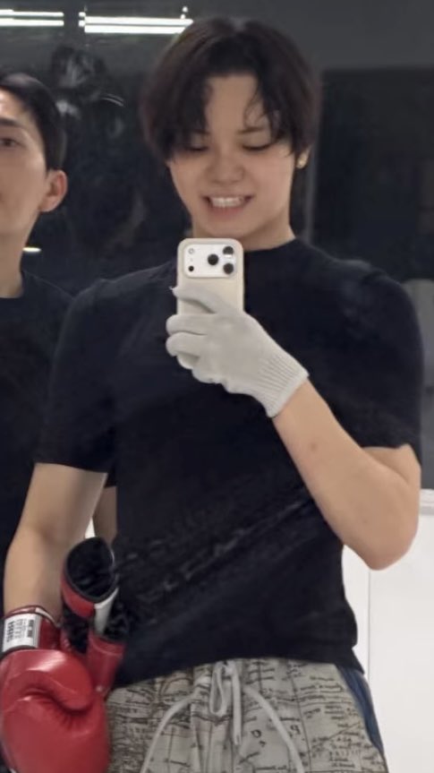 ohyulsofine's tweet photo. i jgh and BOXER OHYUL OMGGG this is serious for me i need a vlog or at least a video of him boxing 제발😩🙏🏻 https://t.co/z7BIcl4FWP