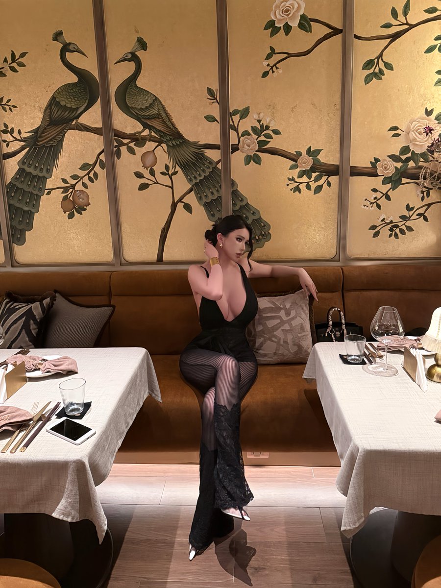 xuaner1339's tweet photo. 🥂 https://t.co/UnEsjYdpWo