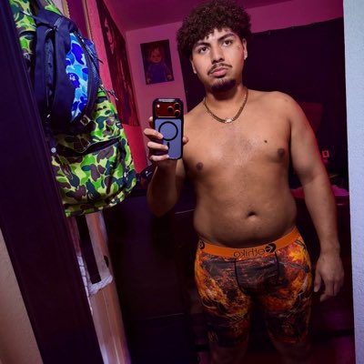 zd829's tweet photo. #NewProfilePic https://t.co/W6hTV4tTpC