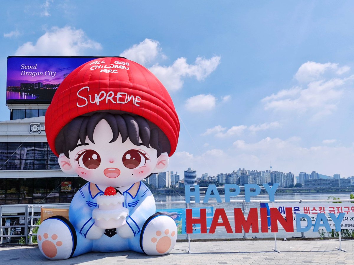 haminX933's tweet photo. 진심 어린 마음으로 하민의 스무 살을 축하한다. 너가 선사하는 모든 순간이 나에게 가장 큰 선물이야.
HAPPY 20TH HAMIN DAY
#해피하민데이_나의자전거소년
 #20DreamsWithHamin https://t.co/tXTK8X99hY