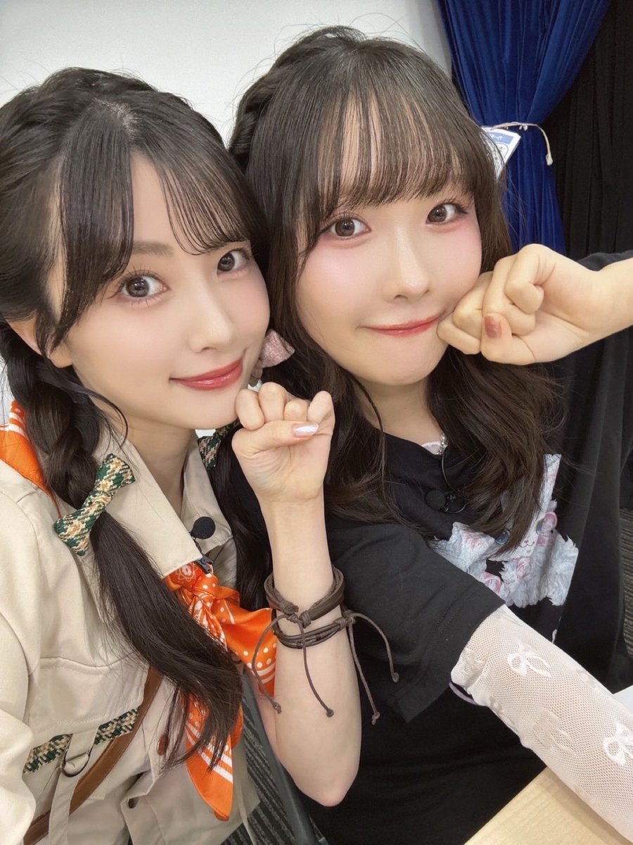 0927_yuina's tweet photo. 「ゆいなーんだそれ！探検隊」🌱
さくたんゲスト回🌸 楽しかった〜〜

やっぱり安定の落ち着きタイムず。
ゆるっとしちゃったけど、
これが私たちらしい配信です😂😂

見に来てくれてありがとうございました☺️✨
 #結那探検隊 https://t.co/QlqNKFV4DZ