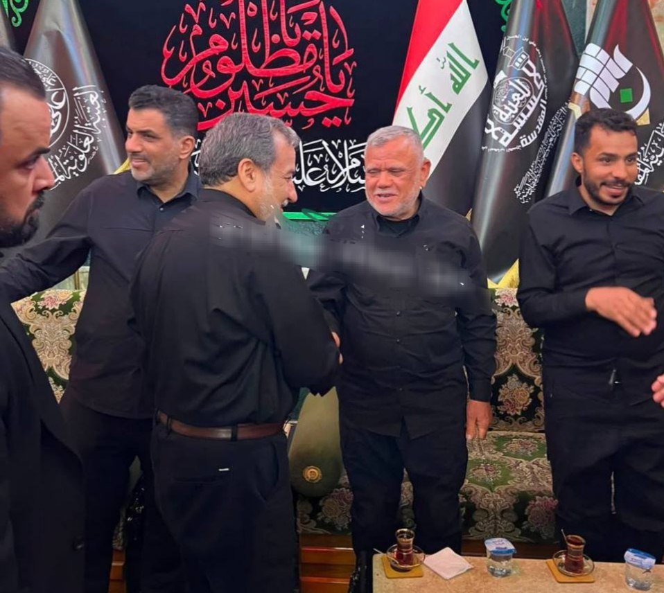 annan_85's tweet photo. لقاء قمة بين الراعي الارهابي  والوكيل الإيراني  الارهابي في العراق.

اجتماع بين هادي العامري  ووزير الخارجية الإيراني، عراقي.

خلال لقائه مع وزير الخارجية الإيراني، أكد هادي 🤡 موقفه القوي، قائلاً:

، أعلنت أنني سأكون أول من يقف في وجه أي شخص يحاول الإضرار بأسلحة الحركة العراقية."
العراق 🔥🔥🔥🔥🔥🔥🔥